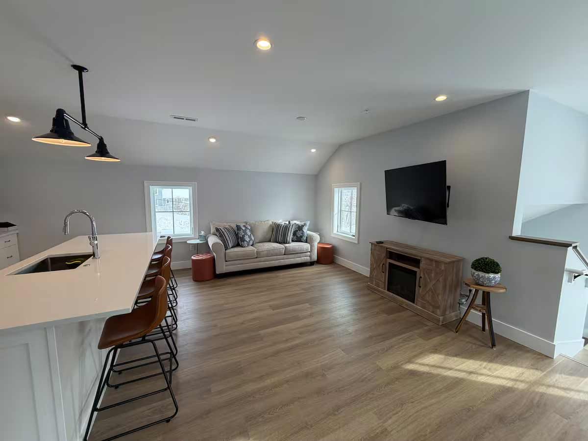 Airbnb above Crooked River Coffee